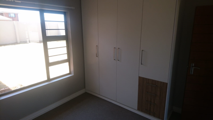 To Let 3 Bedroom Property for Rent in Hillside Free State